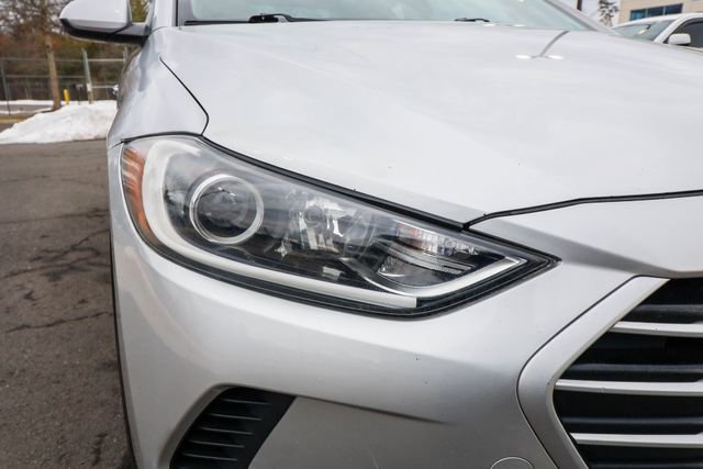 Used 2017 Hyundai Elantra SE FWD image 14