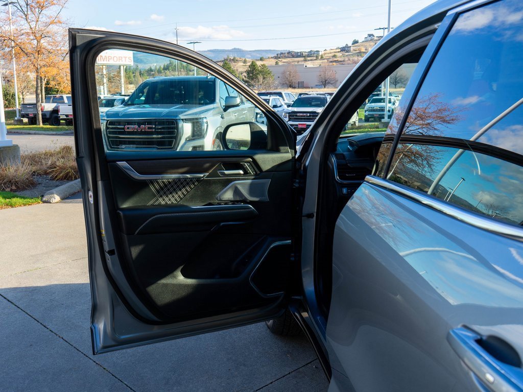 Used 2024 GMC Acadia Denali w/ Super Cruise Package image 19