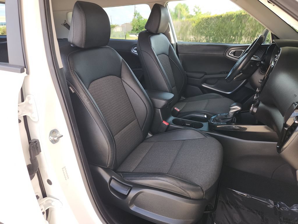 Used 2020 Kia Soul EX w/ Option Group 015 FWD image 21