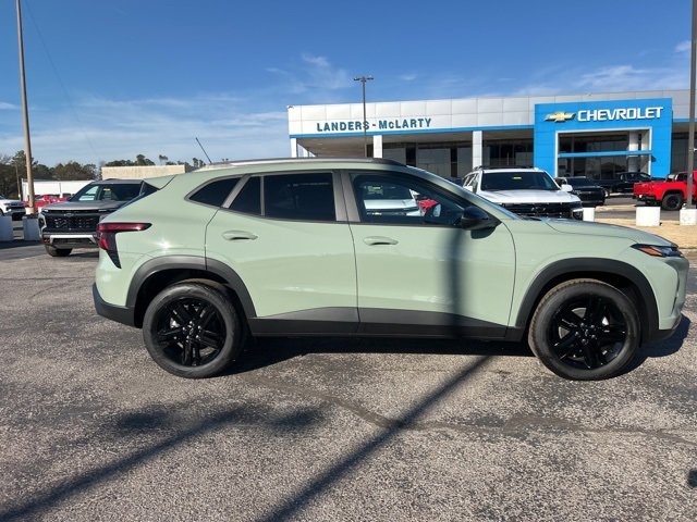 New 2026 Chevrolet Trax ACTIV w/ Sunroof Package image 2