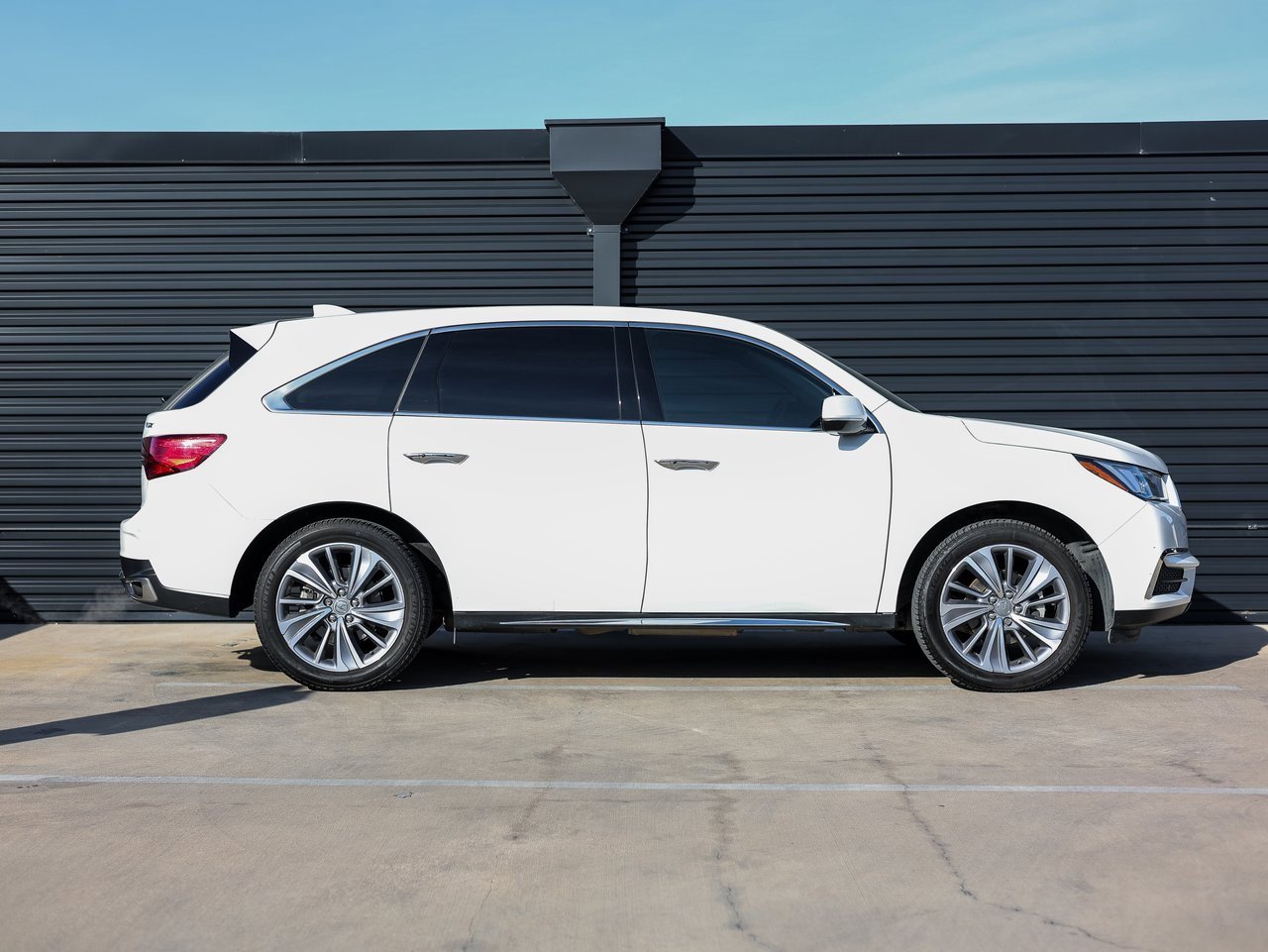 Used 2017 Acura MDX FWD w/ Technology Package image 8