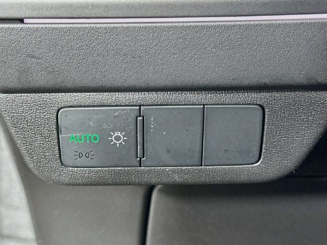 Used 2022 Audi Q4 e-tron Premium Plus AWD/4WD image 23