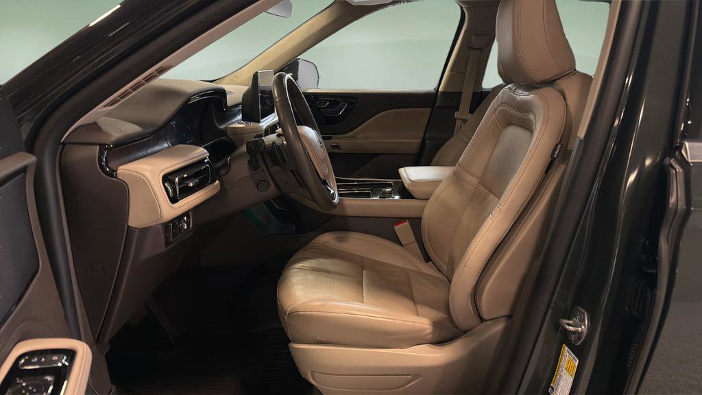 Used 2022 Lincoln Aviator Reserve w/ Equipment Group 201A image 11