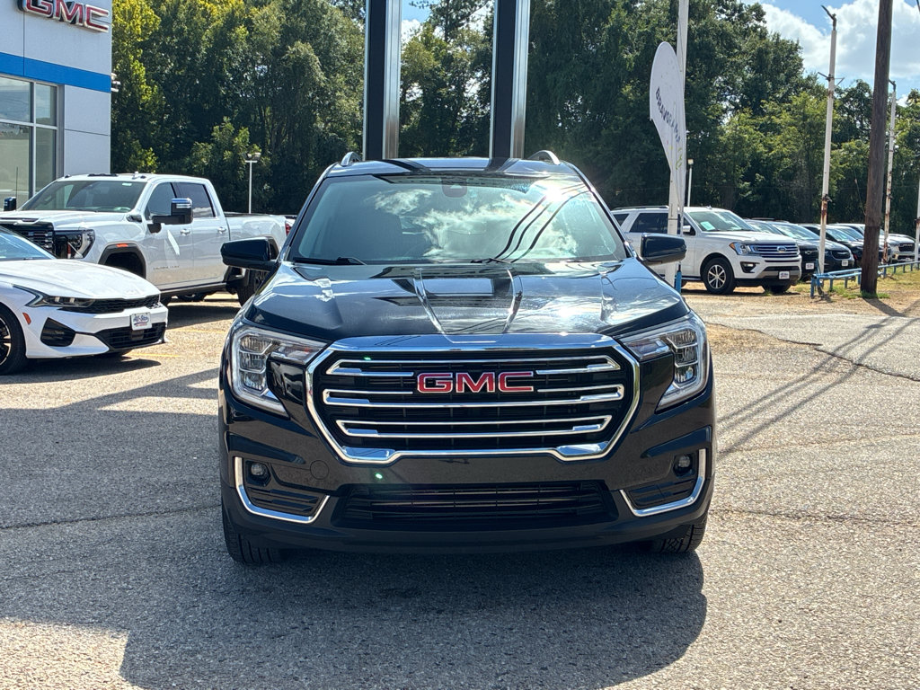 Used 2024 GMC Terrain SLT AWD/4WD image 12