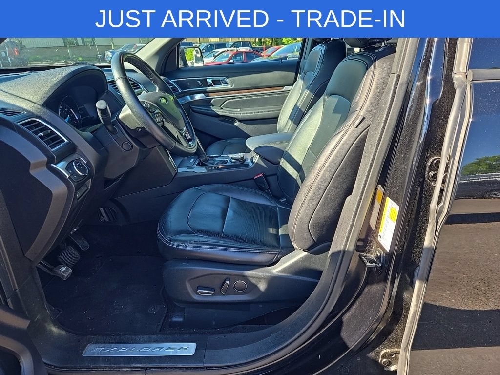 Certified 2018 Ford Explorer Limited AWD/4WD image 11