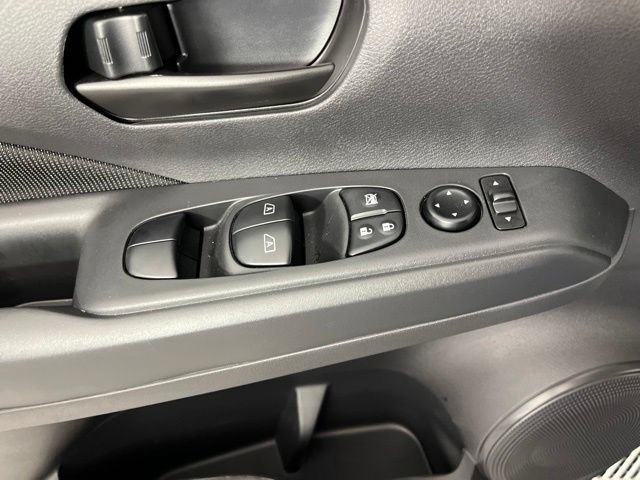 Certified 2025 Nissan Kicks Play S FWD image 31