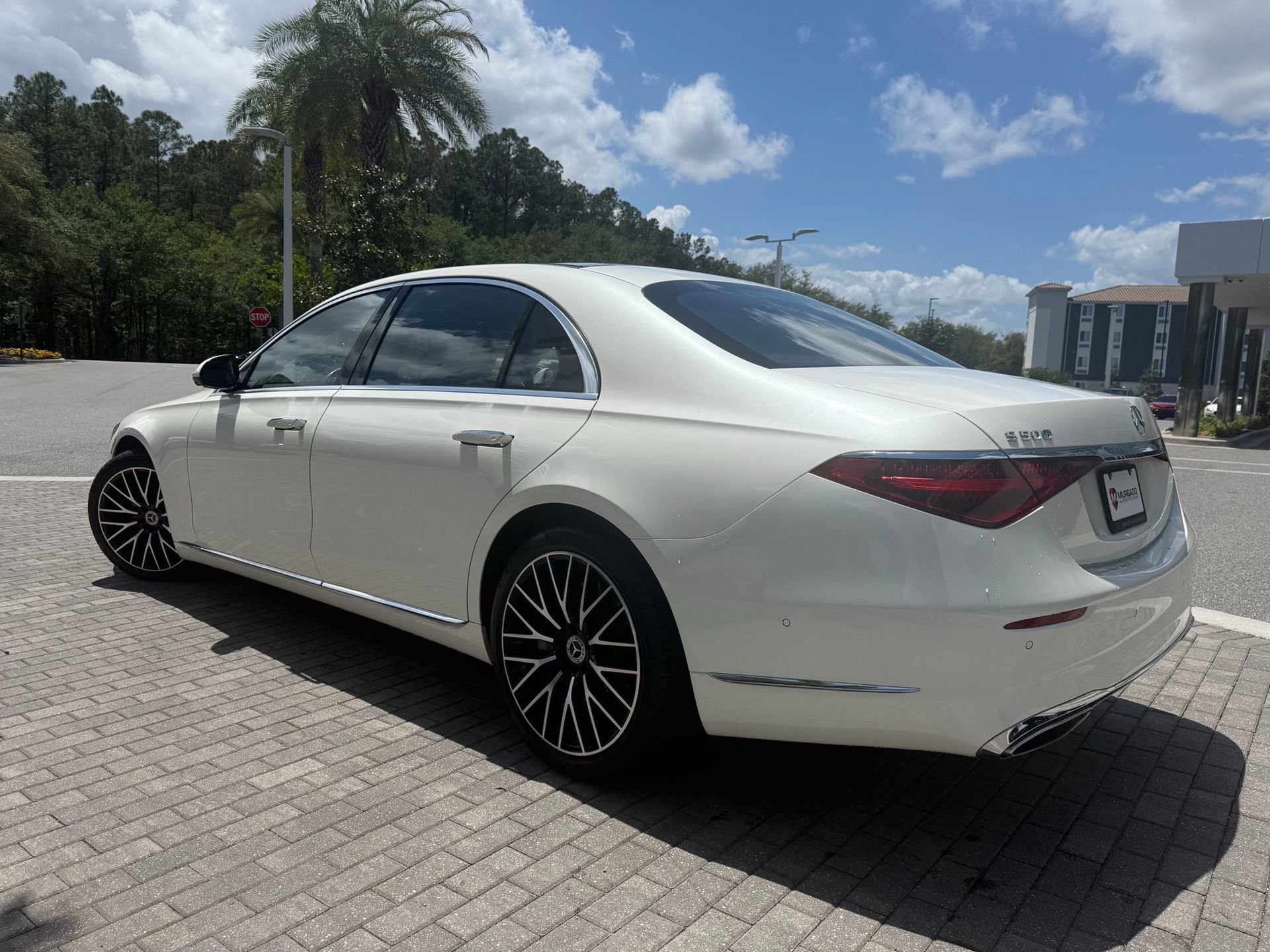 Used 2022 Mercedes-Benz S 500 4MATIC image 2