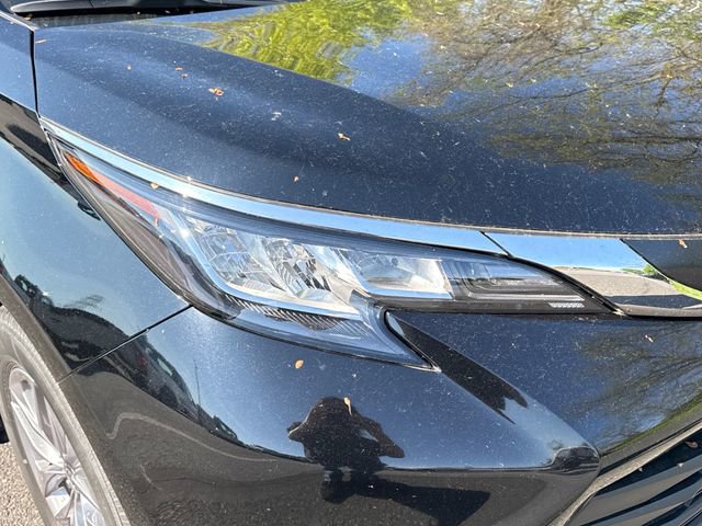 Used 2023 Toyota Sienna XLE AWD/4WD image 12