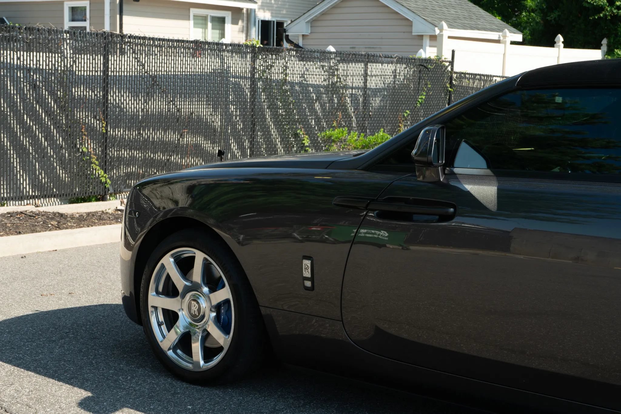 Used 2017 Rolls-Royce Dawn RWD image 32