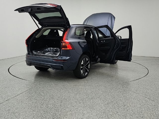 New 2027 Volvo XC60 T8 Plus AWD/4WD image 11