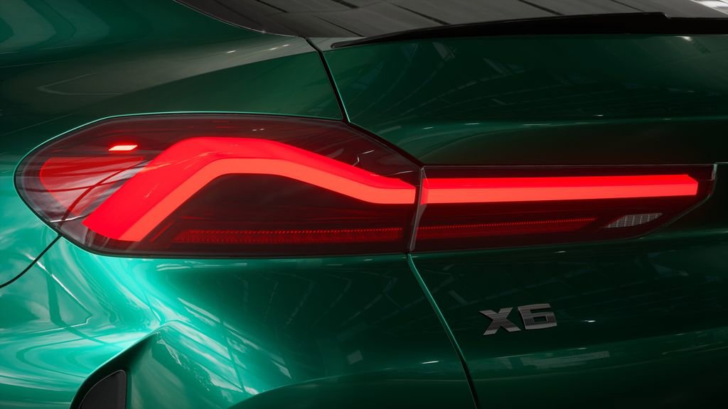 New 2026 BMW X6 M60i image 8