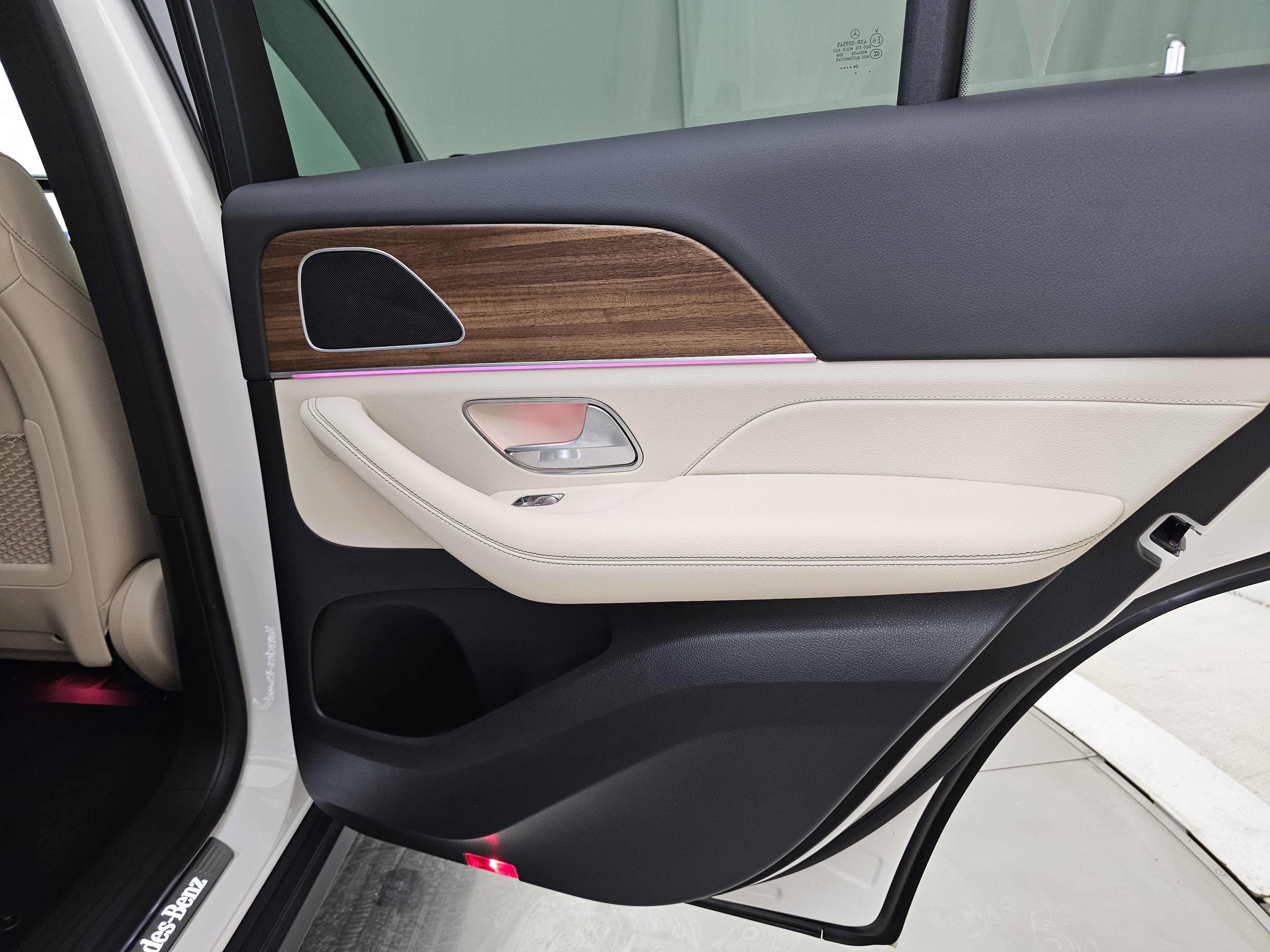 Used 2025 Mercedes-Benz GLE 450 4MATIC image 32