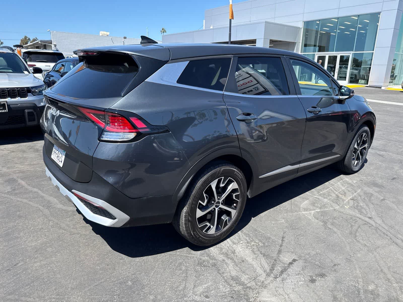 Used 2025 Kia Sportage EX FWD image 13
