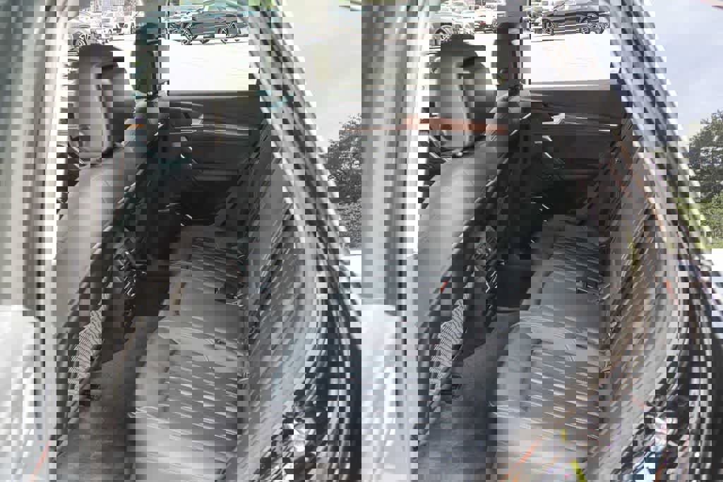 Used 2022 Audi Q5 2.0T Premium image 16