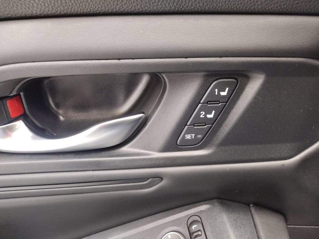Used 2024 Honda Accord EX-L image 18