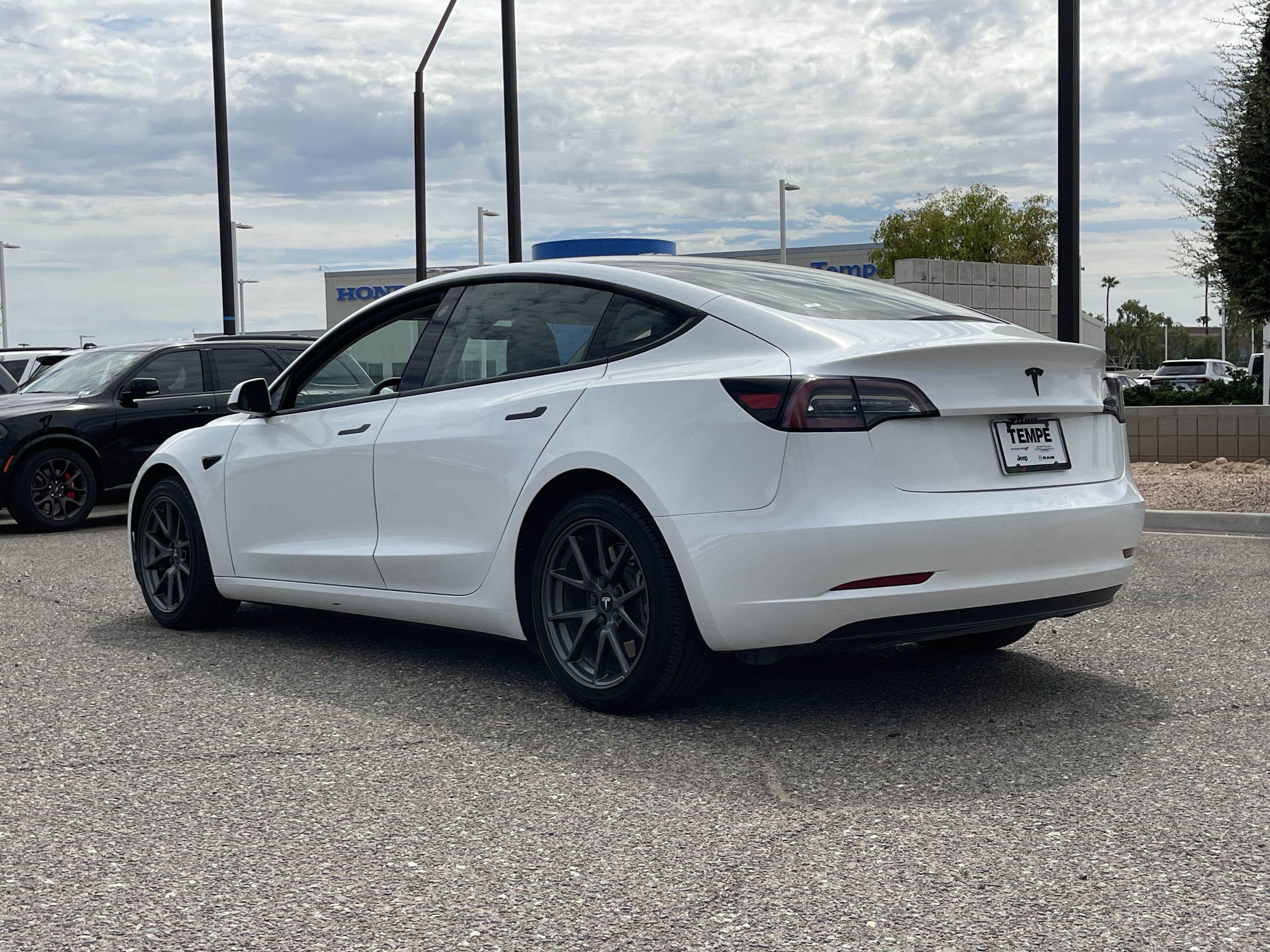 Used 2023 Tesla Model 3 Standard Range RWD image 4