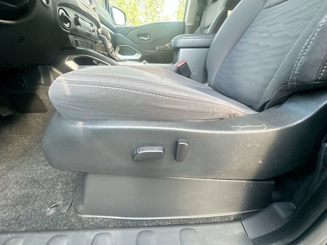 Used 2022 Nissan Frontier SV AWD/4WD image 15
