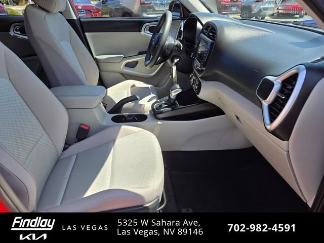 Used 2023 Kia Soul LX w/ LX Technology Package FWD image 18