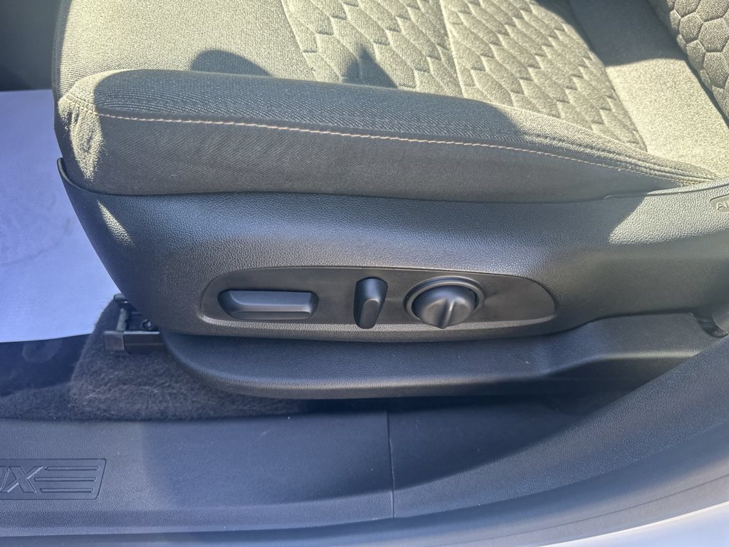 Used 2020 Chevrolet Equinox LT AWD/4WD image 18