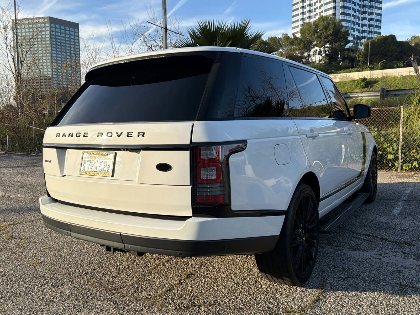 Used 2017 Land Rover Range Rover Long Wheelbase Supercharged AWD/4WD image 5
