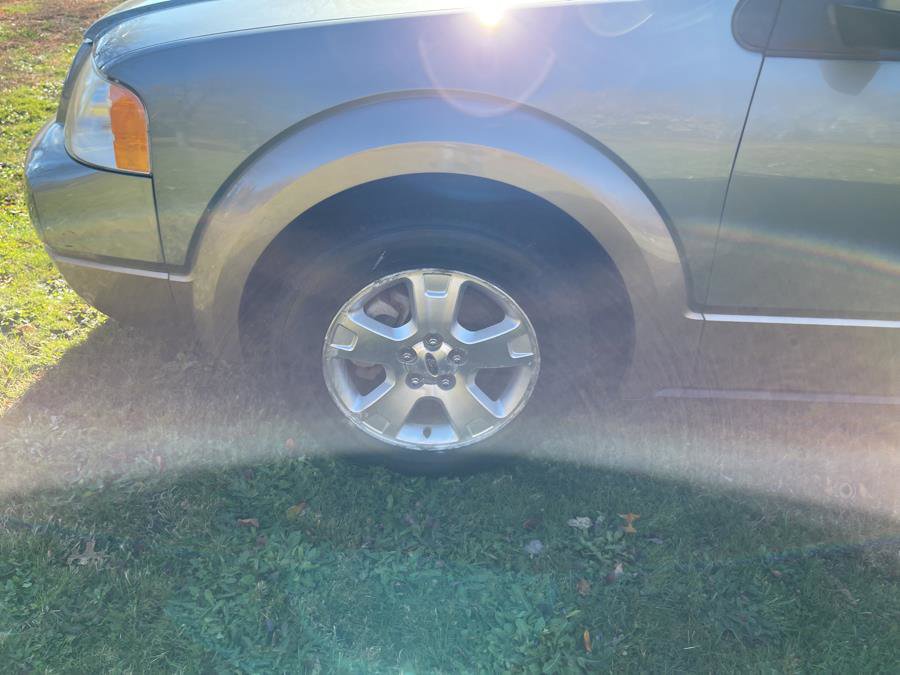 Used 2006 Ford Freestyle SEL image 24