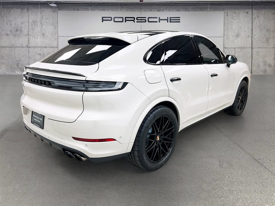 Certified 2025 Porsche Cayenne E-Hybrid Coupe AWD/4WD image 9