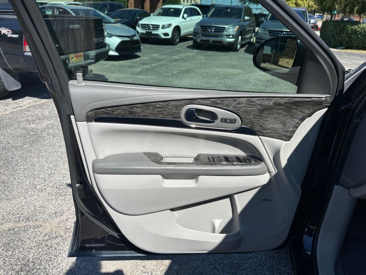 Used 2013 Buick Enclave Leather w/ LPO, Cargo Convenience Pkg image 9