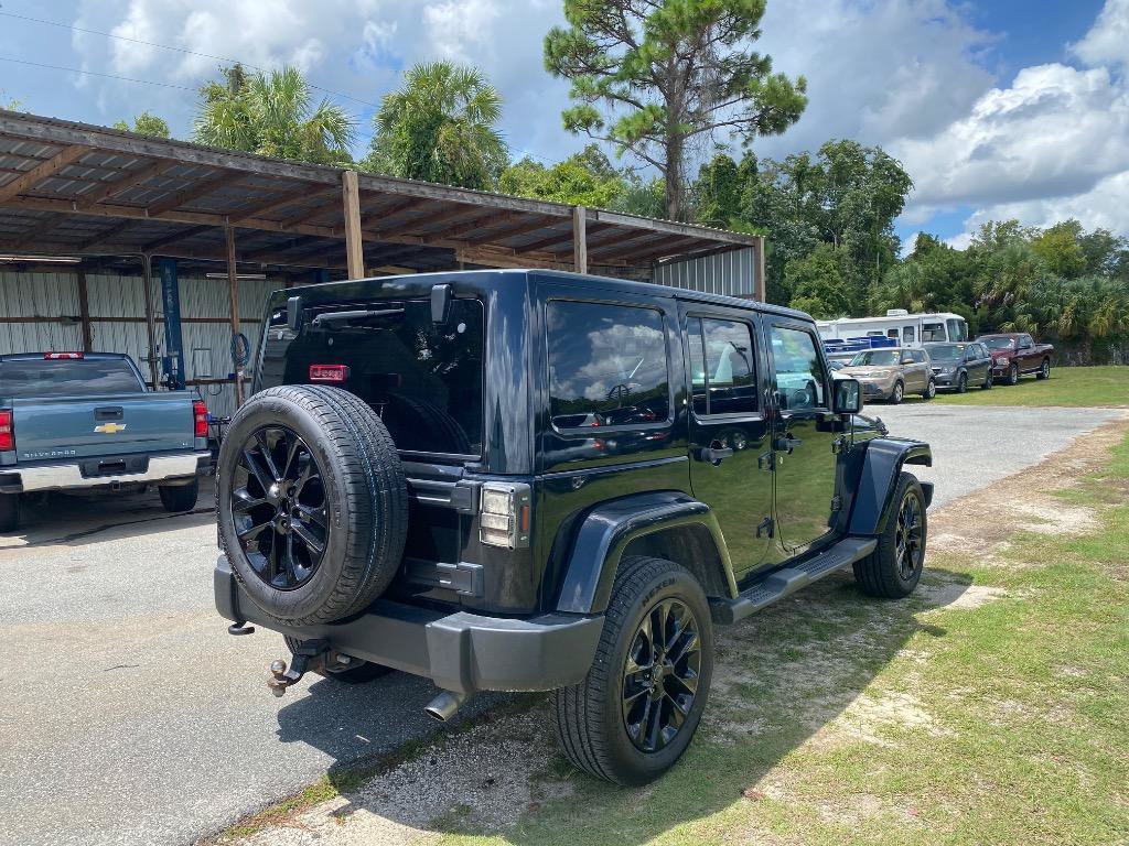 Used 2012 Jeep Wrangler Unlimited Sahara w/ Dual Top Group AWD/4WD image 7