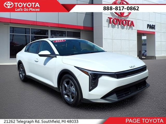 Used 2025 Kia K4 FWD image 1