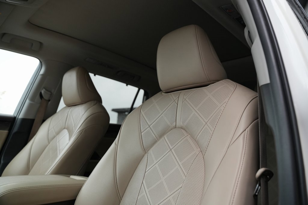 Used 2021 Toyota Highlander Platinum image 17