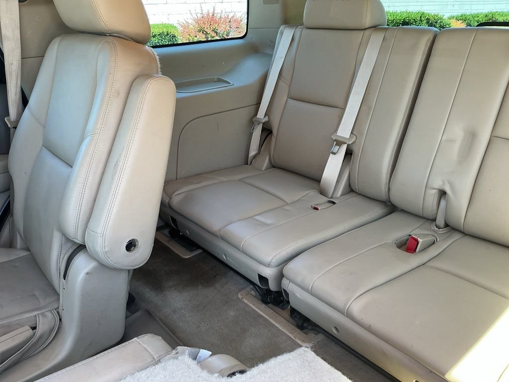 Used 2013 GMC Yukon SLT w/ SLT-2 Equipment Package AWD/4WD image 28