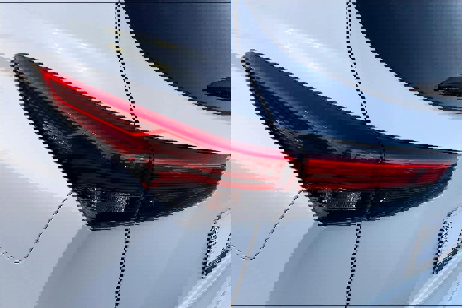 Used 2023 Toyota Highlander Limited FWD image 27