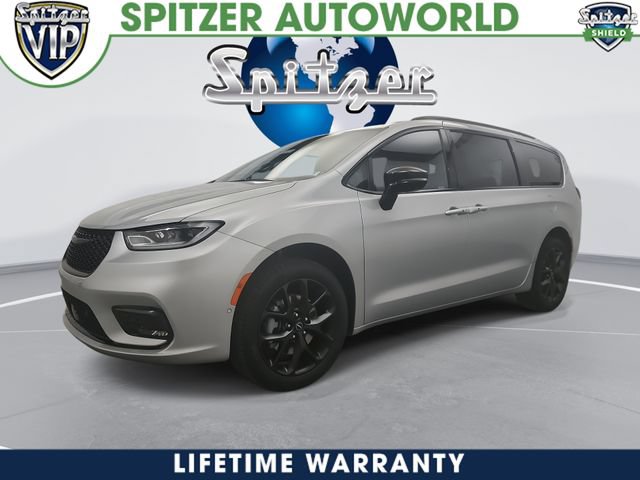 New 2026 Chrysler Pacifica Limited w/ S Appearance Package