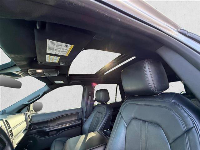 Used 2019 Ford Expedition Limited w/ Equipment Group 302A AWD/4WD image 16