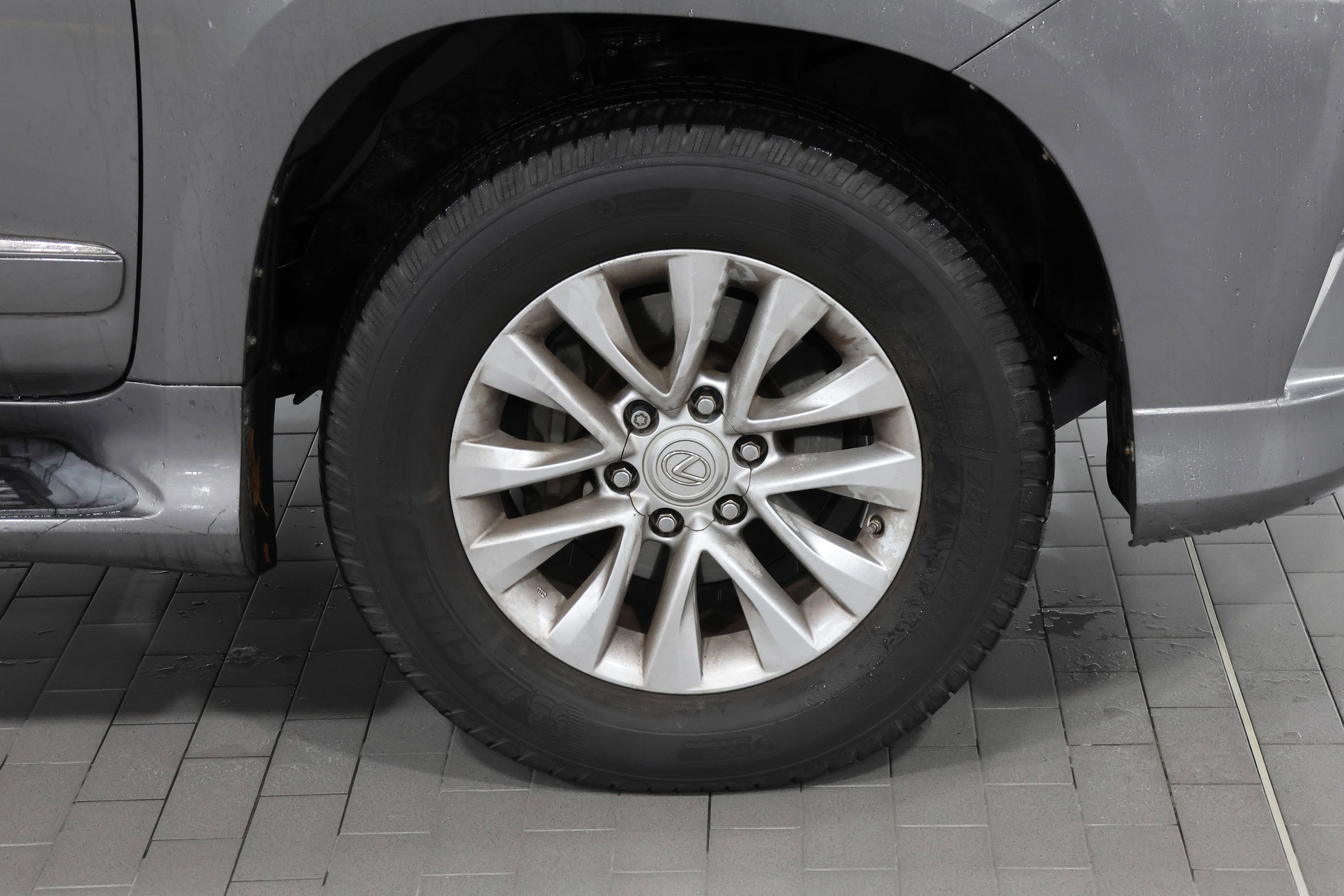 Used 2014 Lexus GX 460 image 11