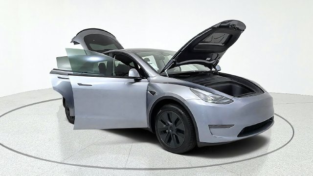 Used 2025 Tesla Model Y Long Range RWD image 10