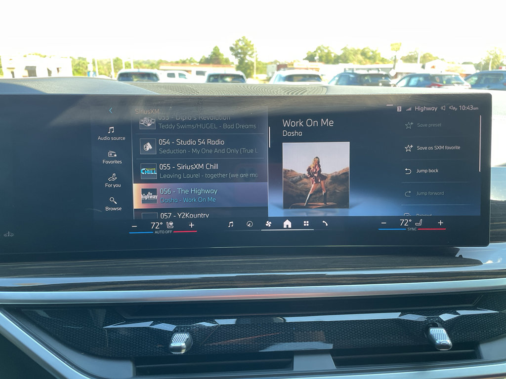 Used 2024 BMW X6 xDrive40i w/ Executive Package image 18