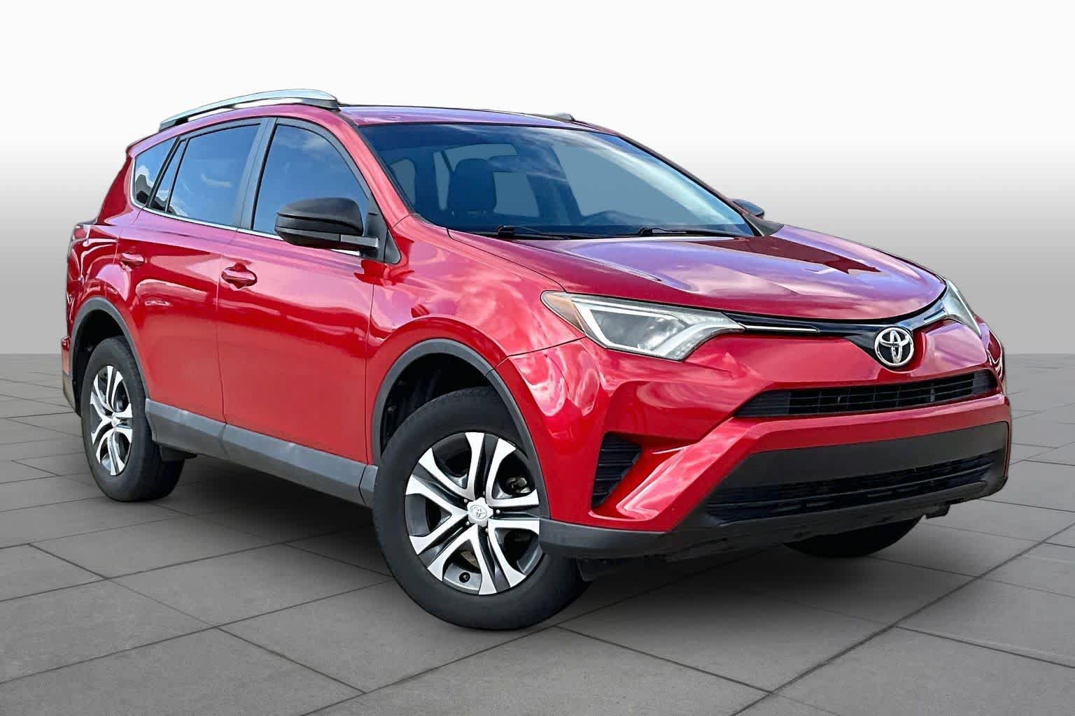 Used 2016 Toyota RAV4 LE FWD image 3