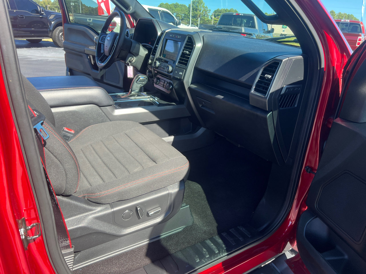 Used 2018 Ford F150 XLT w/ Equipment Group 302A Luxury image 14