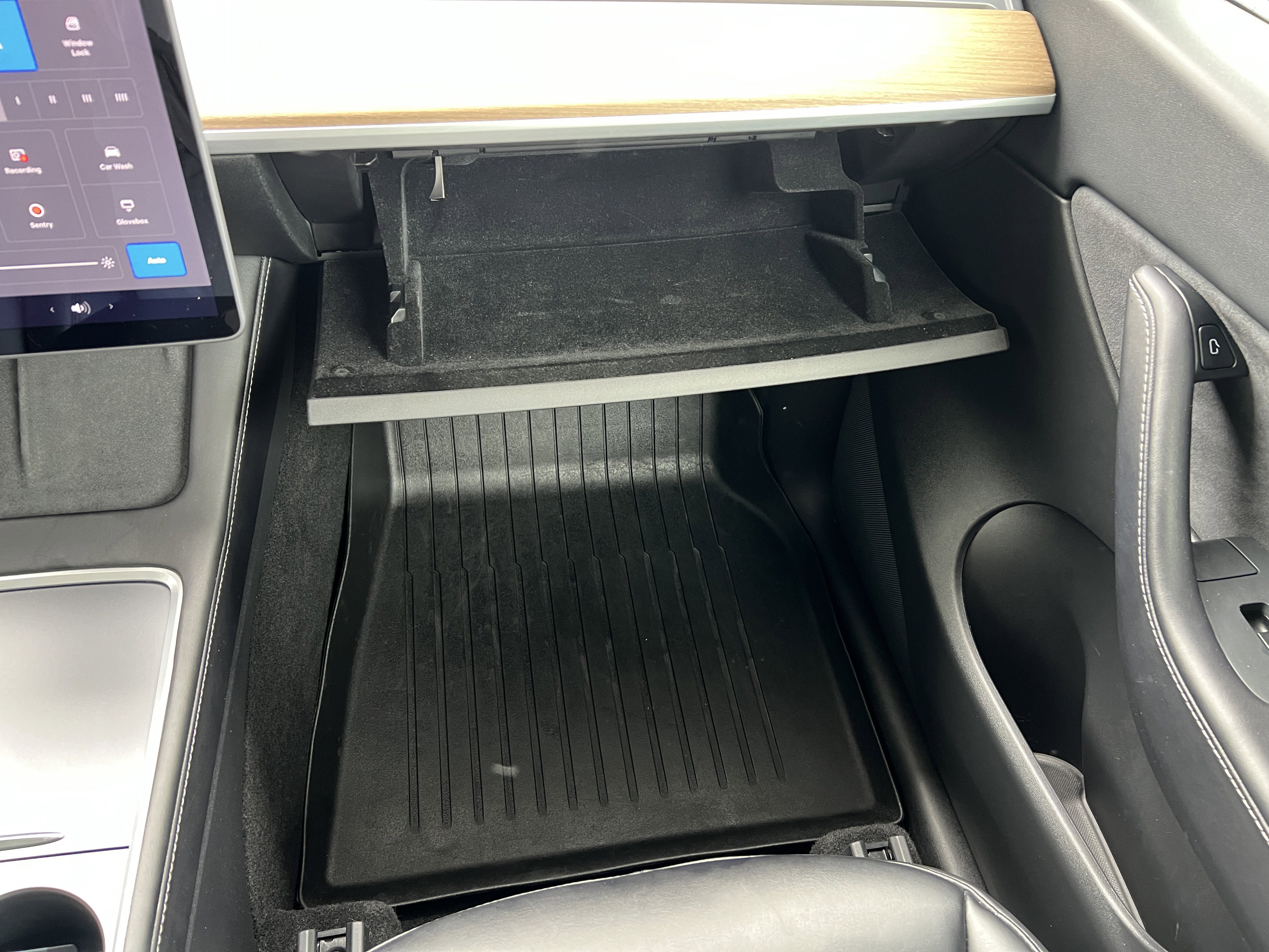Used 2021 Tesla Model Y Long Range AWD/4WD image 33