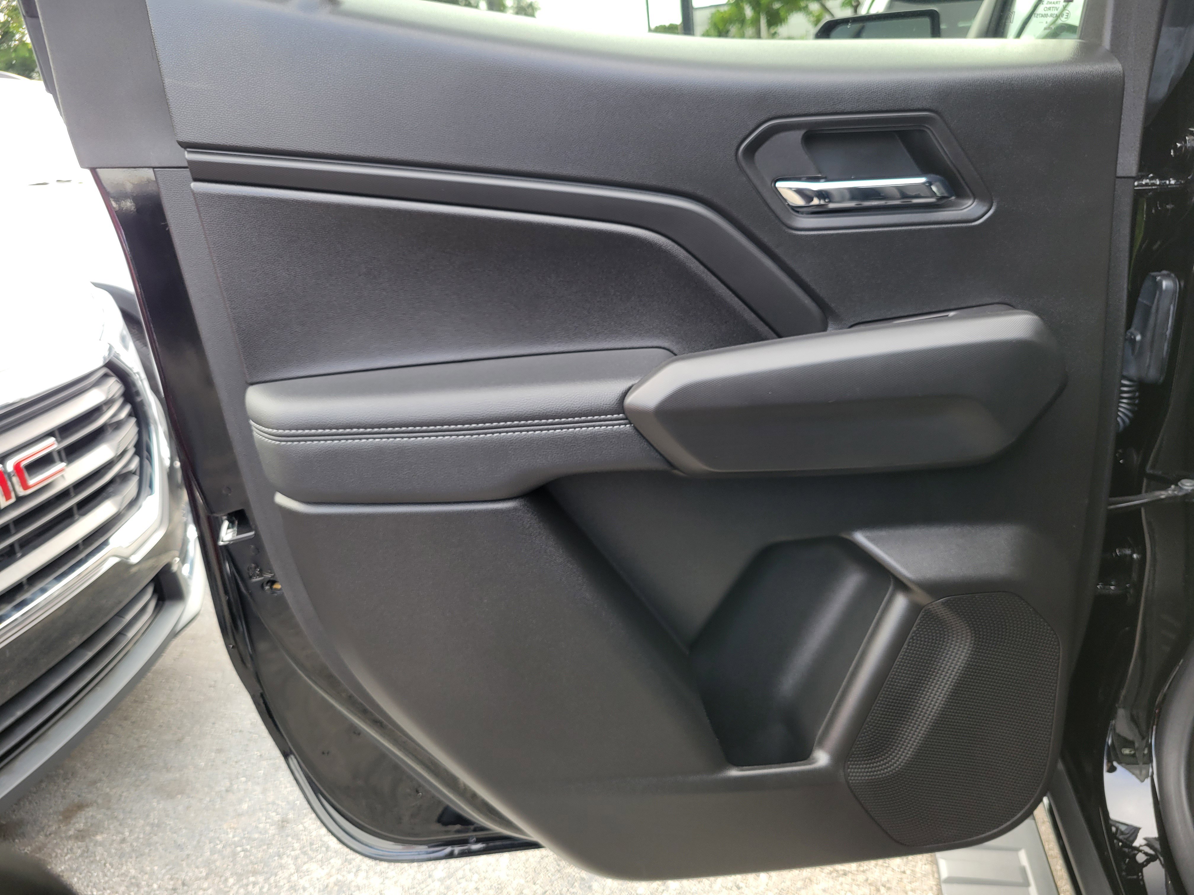 Used 2024 Chevrolet Colorado LT image 23