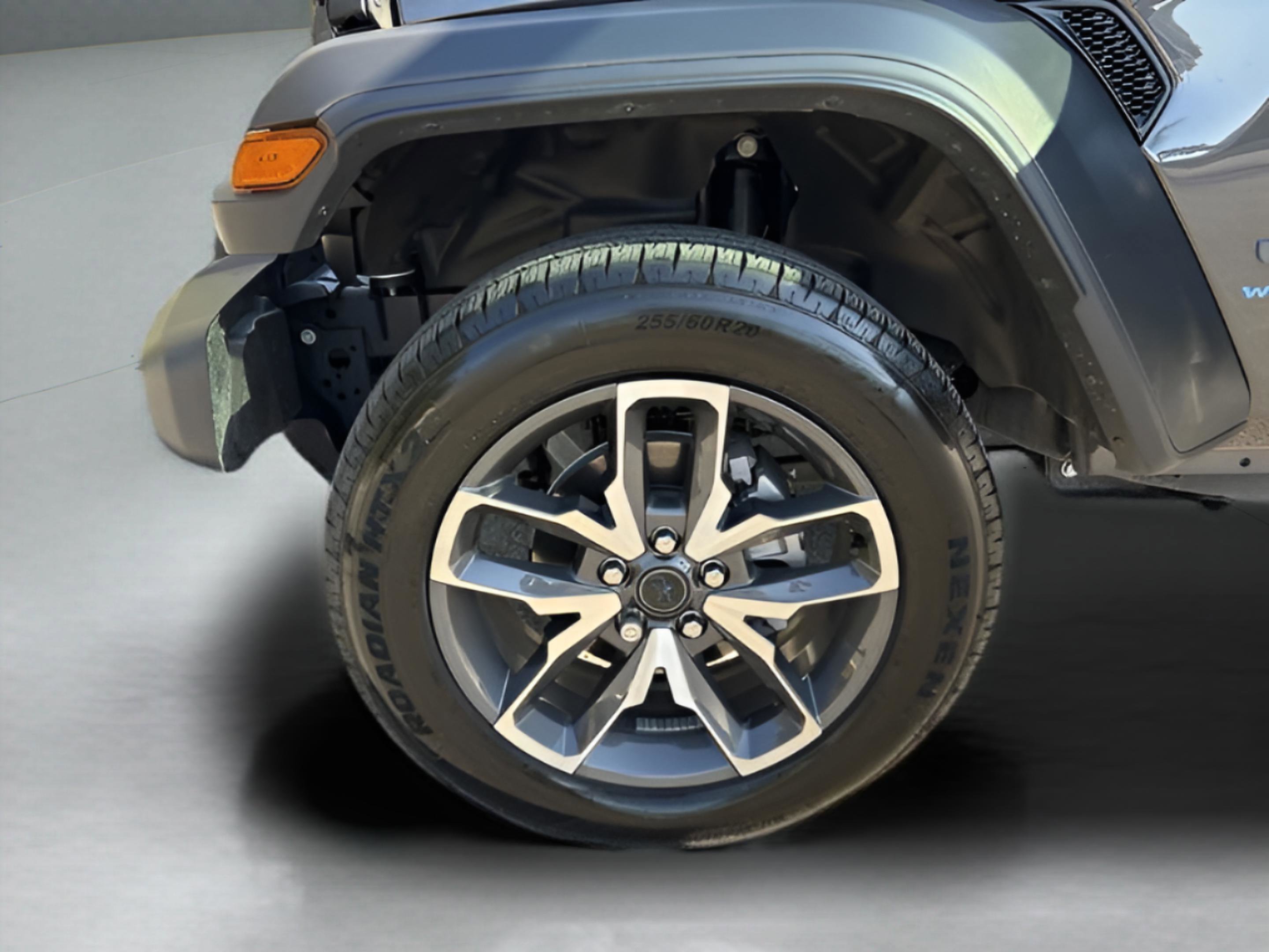 Used 2025 Jeep Wrangler Sport S w/ Convenience Group image 33