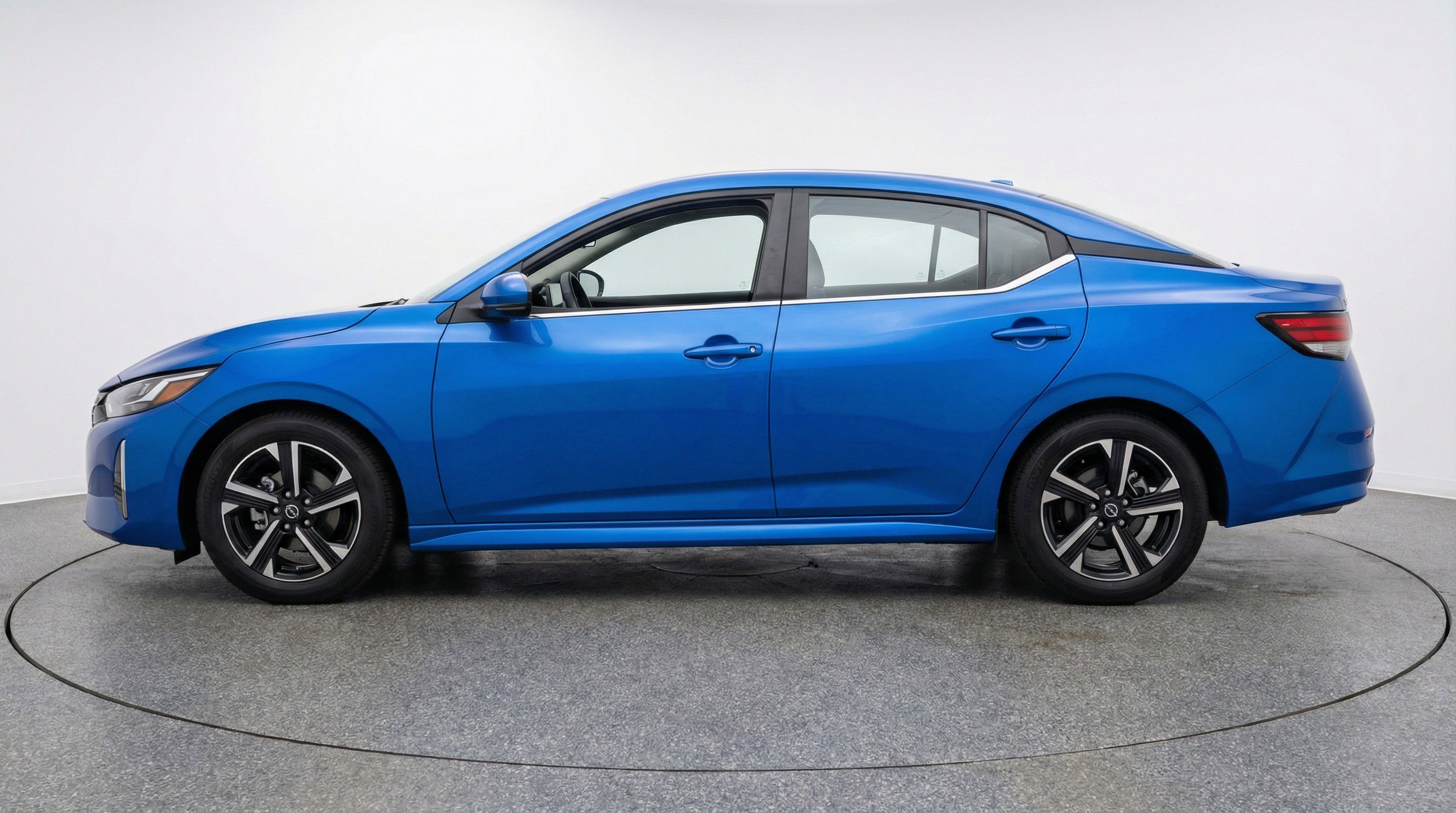 Used 2025 Nissan Sentra SV image 5