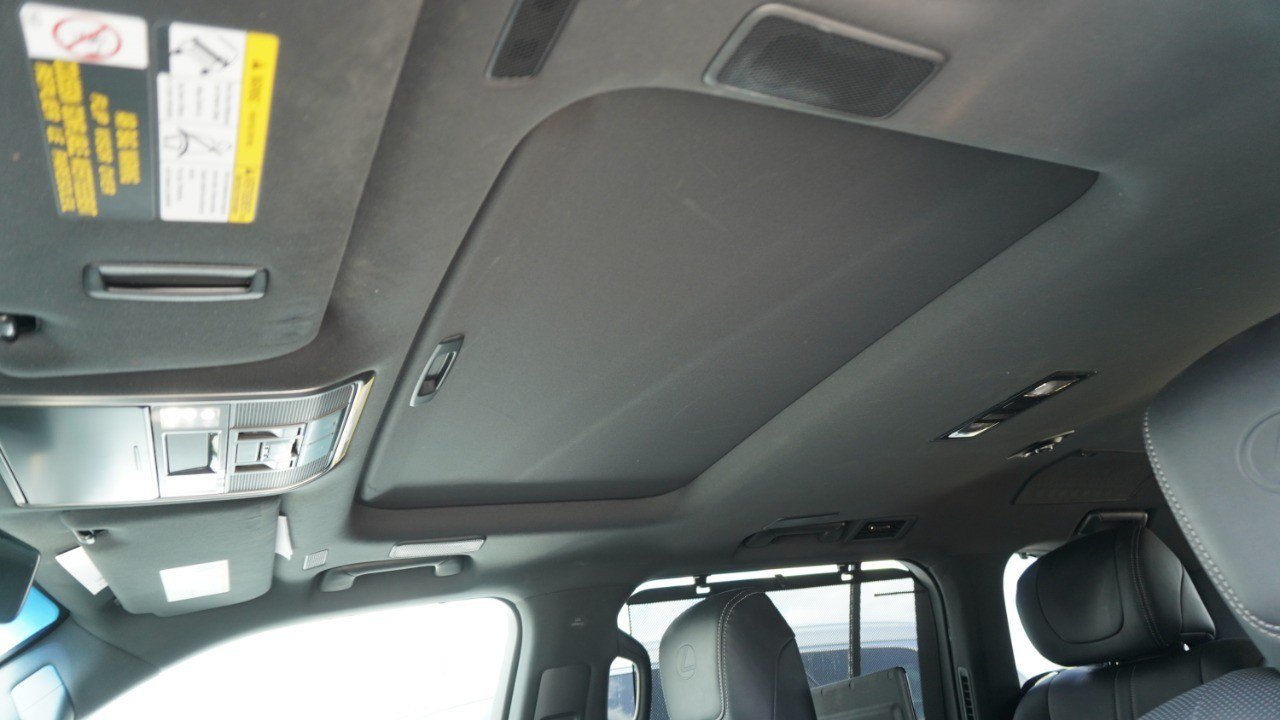 Used 2022 Lexus LX 600 4WD w/ Accessory Package (Z1) image 13