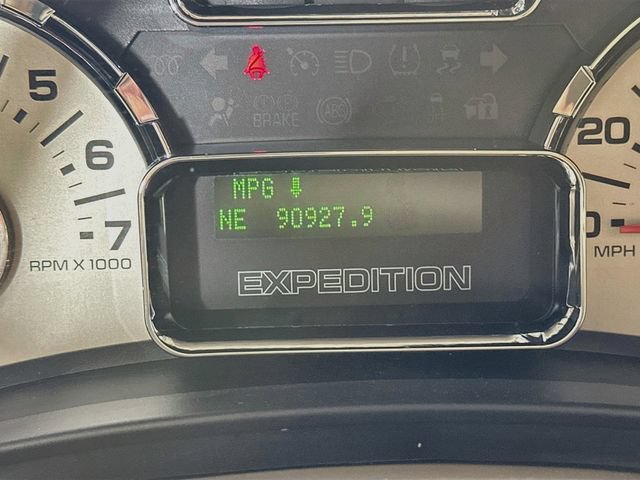 Used 2013 Ford Expedition XLT AWD/4WD image 16