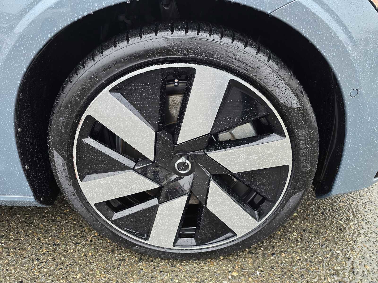 Certified 2023 Volvo S60 T8 Plus w/ Climate Package image 9