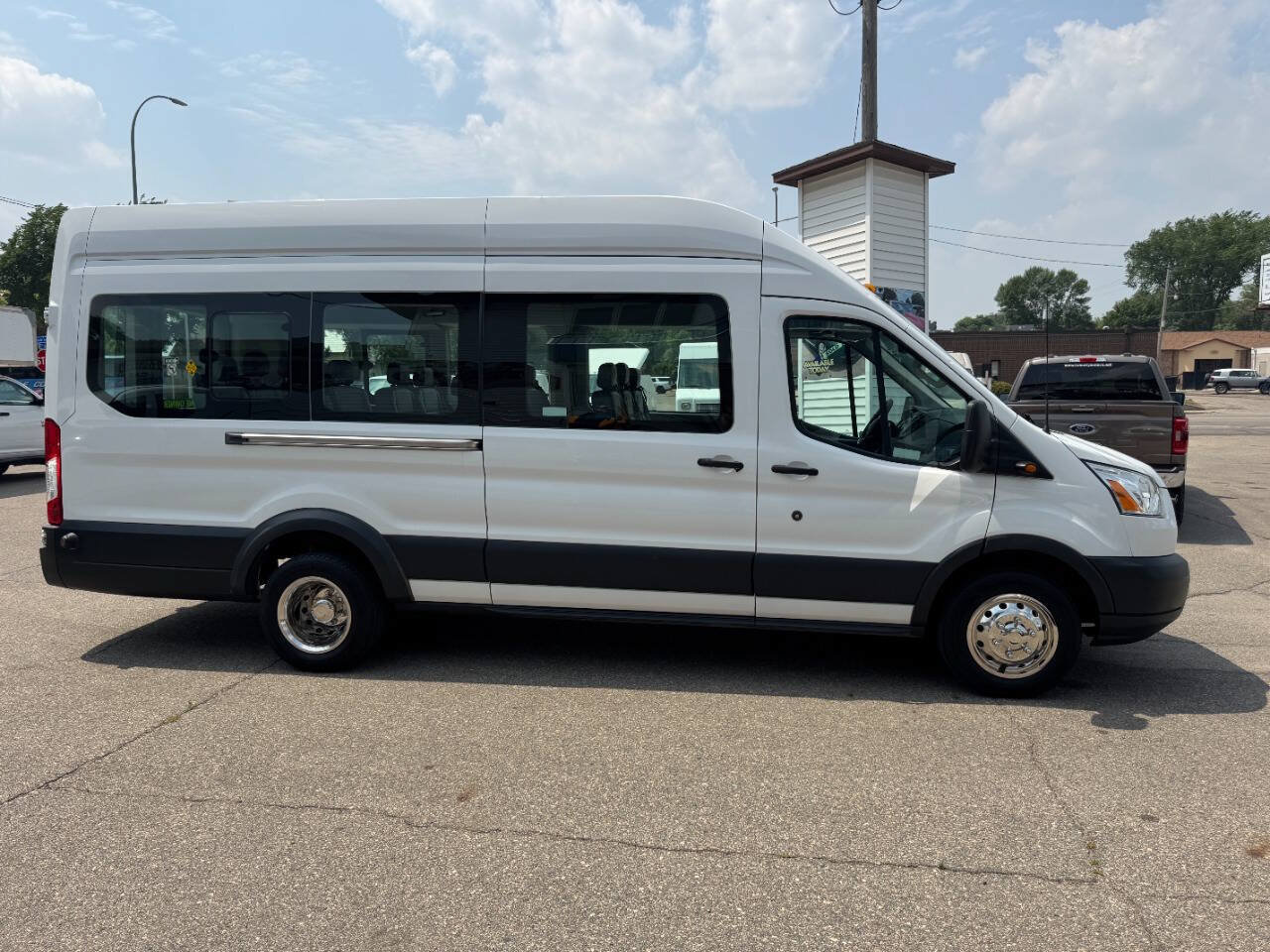 Used 2017 Ford Transit 350 XL RWD image 5