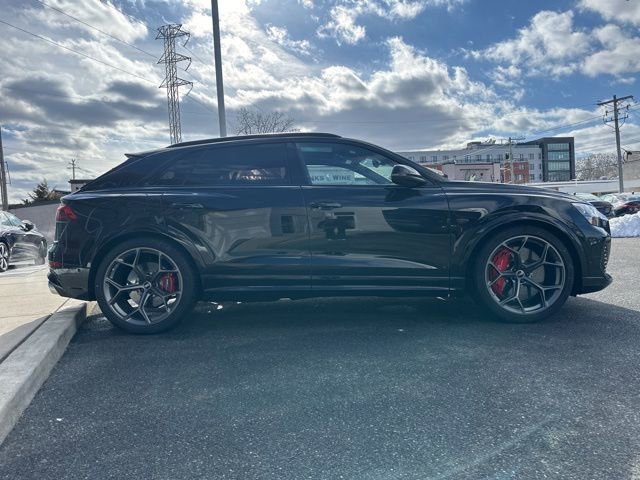 New 2025 Audi RS Q8 performance image 6