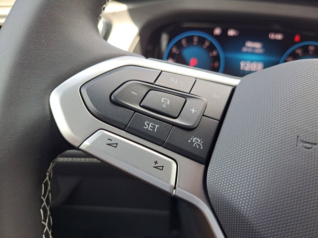 New 2026 Volkswagen Atlas Cross Sport SE image 14