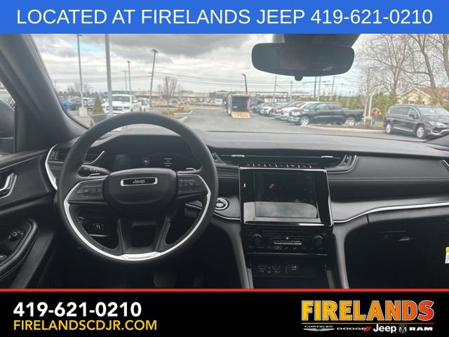 Used 2024 Jeep Grand Cherokee L Laredo image 6